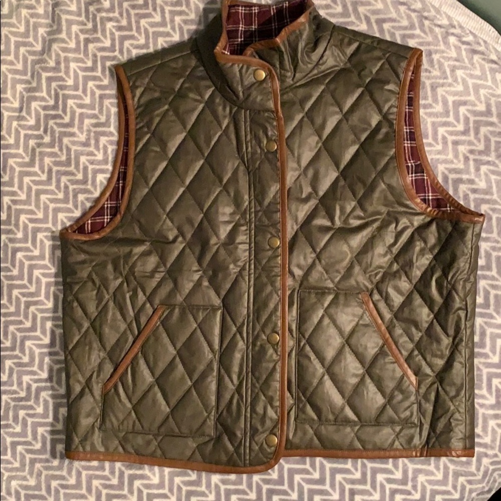 Or is Women’s Quilted Vest